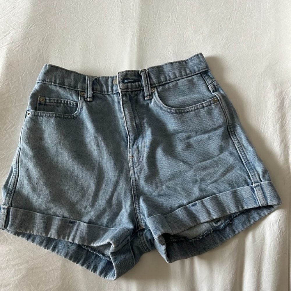 High Rise denim shorts - Picture 2 of 3
